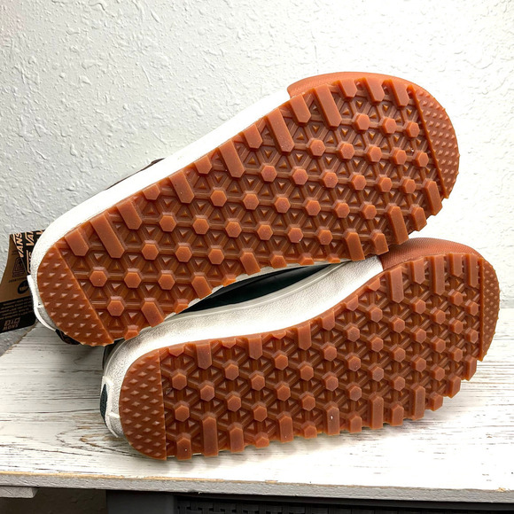 Vans Brown and Green Winter Boots - Picture 5 of 6